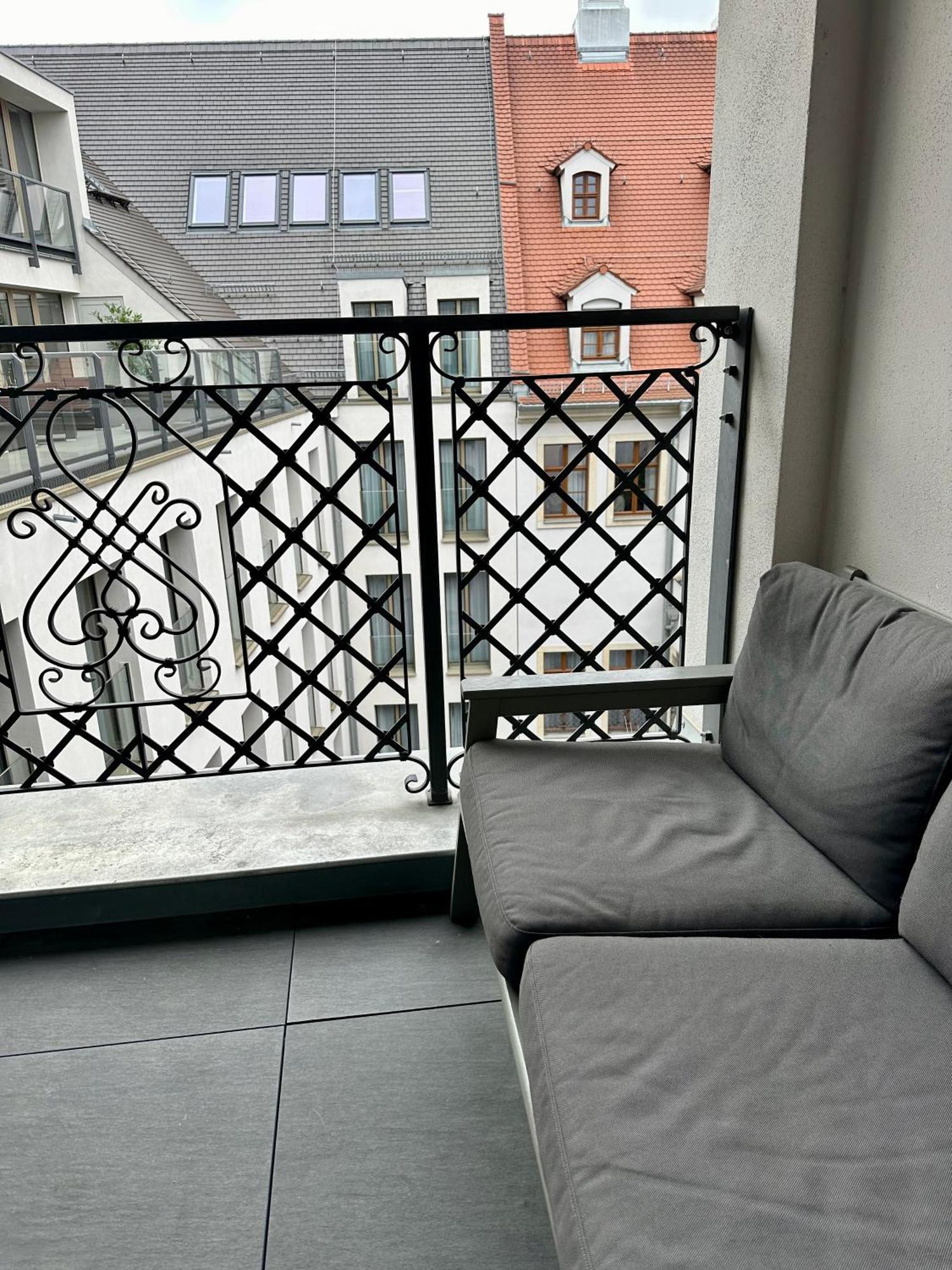 Exklusives Apartment Mit Einmaligem Blick Zur Frauenkirche - Parkplatz Kostenfrei Dresde Exterior foto