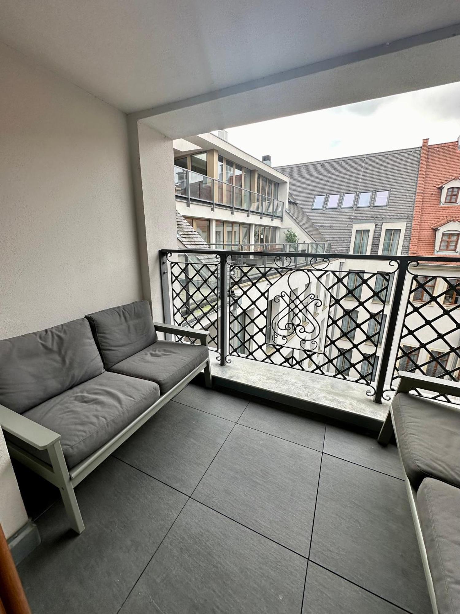 Exklusives Apartment Mit Einmaligem Blick Zur Frauenkirche - Parkplatz Kostenfrei Dresde Exterior foto